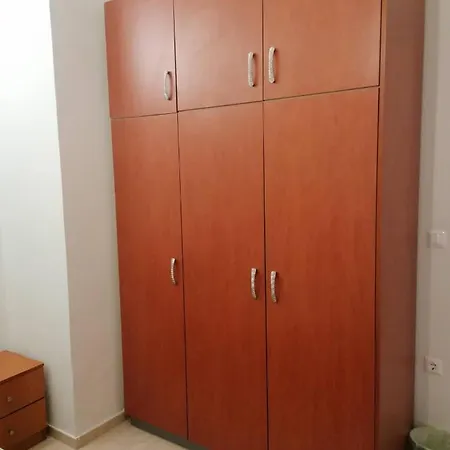 Apartment διαμερισμα με κηπο στο κεντρο *