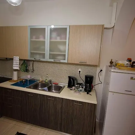 διαμερισμα με κηπο στο κεντρο Apartment *
