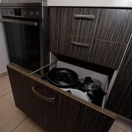 Apartment διαμερισμα με κηπο στο κεντρο Thessaloniki