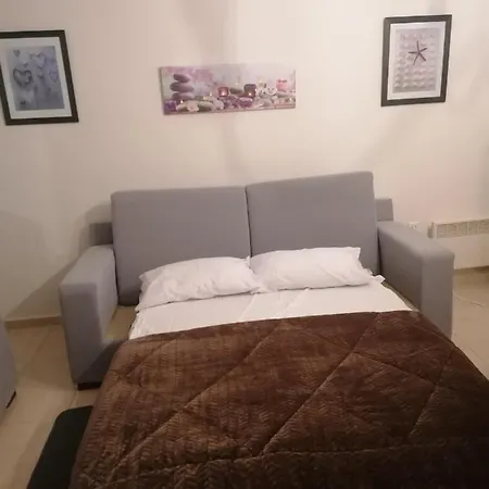 διαμερισμα με κηπο στο κεντρο Apartment