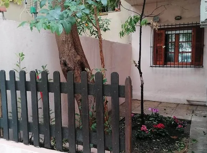 διαμερισμα με κηπο στο κεντρο Apartment