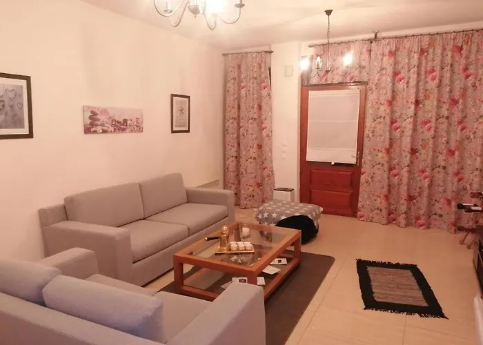 Apartment διαμερισμα με κηπο στο κεντρο