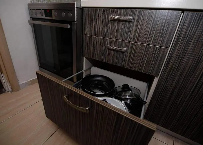 Apartment διαμερισμα με κηπο στο κεντρο Thessaloniki